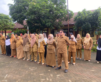 GURU & MANAJEMEN SEKOLAH