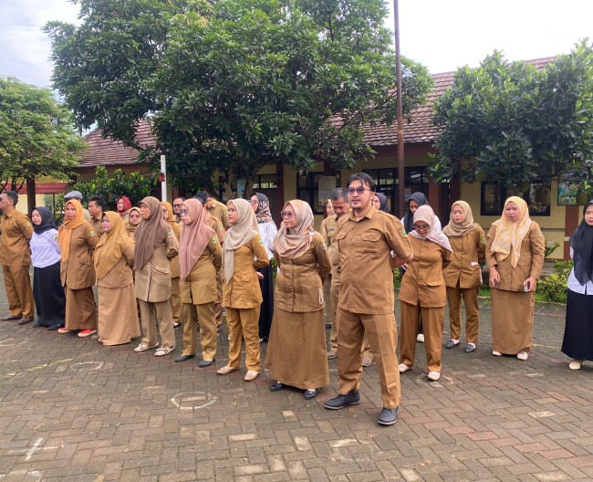 GURU & MANAJEMEN SEKOLAH